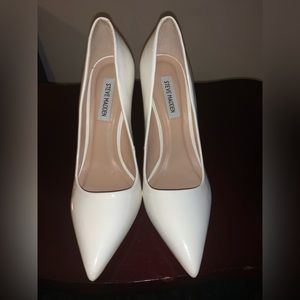 Steve Madden White Pumps.